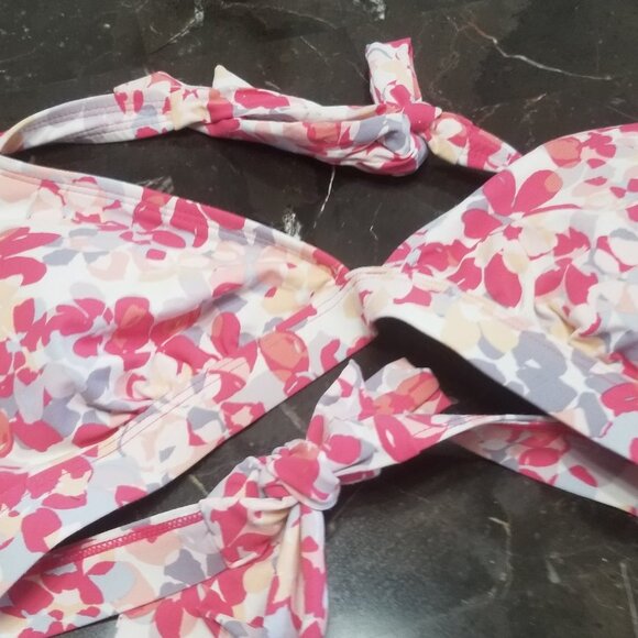 NEW BIKINI - Picture 7 of 9